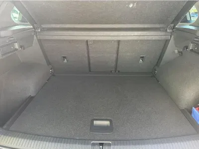 BIAŁY SUV VOLKSWAGEN TIGUAN z 2022 r., DIESEL, skrzynia biegów AUTOMATYCZNA 200KM, zdjęcie 9 z 19