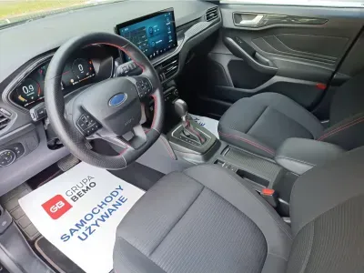CZARNY KOMBI FORD FOCUS TURNIER z 2025 r., HYBRYDA/BENZYNA, skrzynia biegów AUTOMATYCZNA 155KM, zdjęcie 3 z 17