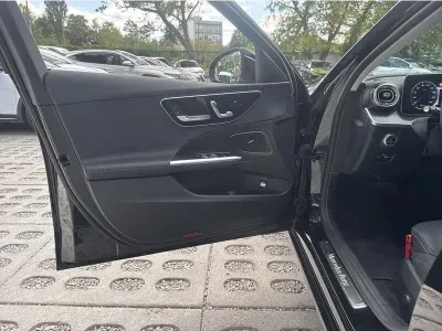 CZARNY KOMBI MERCEDES C-KLASSE-KOMBI z 2022 r., BENZYNA, skrzynia biegów AUTOMATYCZNA 190KM, zdjęcie 11 z 17