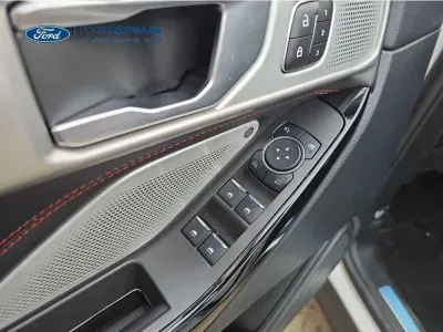 SZARY SUV FORD EXPLORER z 2023 r., HYBRYDA/BENZYNA, skrzynia biegów AUTOMATYCZNA 336KM, zdjęcie 9 z 34