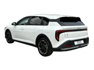 BIAŁY HATCHBACK KIA K4 z 2026 r., BENZYNA, skrzynia biegów AUTOMATYCZNA 150KM, zdjęcie 7 z 11