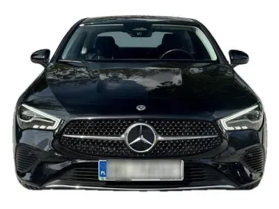CZARNY SEDAN MERCEDES CLASE CLA z 2023 r., BENZYNA, skrzynia biegów AUTOMATYCZNA 136KM, zdjęcie 6 z 18