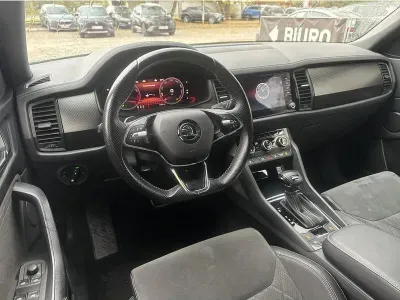 CZARNY SUV SKODA KODIAQ z 2022 r., BENZYNA, skrzynia biegów AUTOMATYCZNA 190KM, zdjęcie 3 z 19
