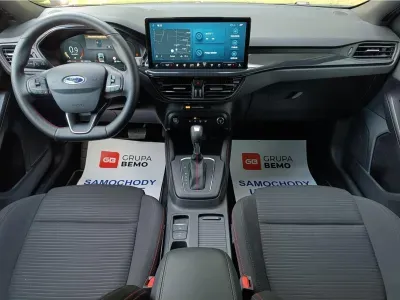 CZARNY KOMBI FORD FOCUS TURNIER z 2025 r., HYBRYDA/BENZYNA, skrzynia biegów AUTOMATYCZNA 155KM, zdjęcie 13 z 17