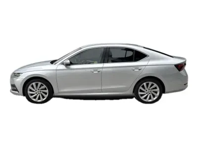 SREBRNY HATCHBACK SKODA OCTAVIA z 2022 r., BENZYNA, skrzynia biegów AUTOMATYCZNA 190KM, zdjęcie 6 z 19