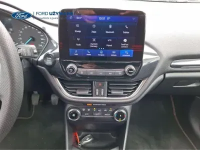 CZARNY HATCHBACK FORD FIESTA z 2023 r., BENZYNA, skrzynia biegów MANUALNA 74KM, zdjęcie 4 z 27