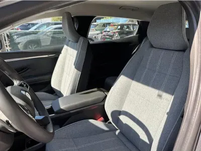 SZARY HATCHBACK RENAULT MEGANE-E-TECH ELECTRIC z 2023 r., ELEKTRYCZNY, skrzynia biegów AUTOMATYCZNA 218KM, zdjęcie 15 z 17