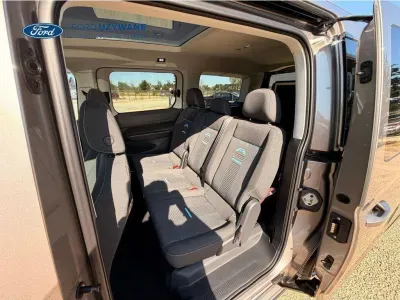 ZŁOTY VAN FORD TOURNEO CONNECT z 2026 r., DIESEL, skrzynia biegów AUTOMATYCZNA 90KM, zdjęcie 12 z 32