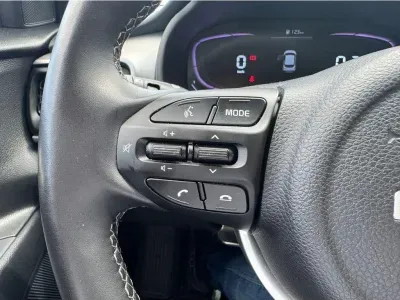 SREBRNY SUV KIA STONIC z 2025 r., BENZYNA, skrzynia biegów MANUALNA 58KM, zdjęcie 12 z 21