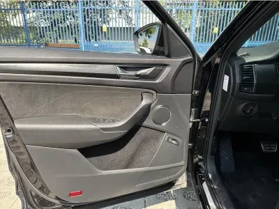 CZARNY SUV SKODA KODIAQ z 2023 r., DIESEL, skrzynia biegów AUTOMATYCZNA 150KM, zdjęcie 6 z 19