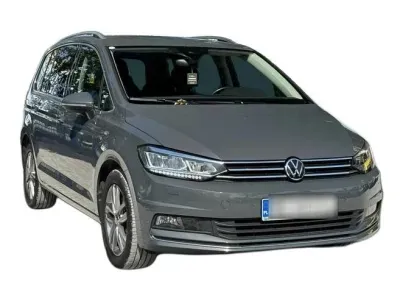 SZARY SEDAN VOLKSWAGEN TOURAN z 2022 r., BENZYNA, skrzynia biegów AUTOMATYCZNA 150KM, zdjęcie 4 z 19