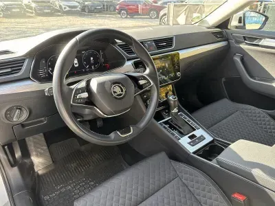 SREBRNY HATCHBACK SKODA SUPERB z 2023 r., BENZYNA, skrzynia biegów AUTOMATYCZNA 280KM, zdjęcie 10 z 19