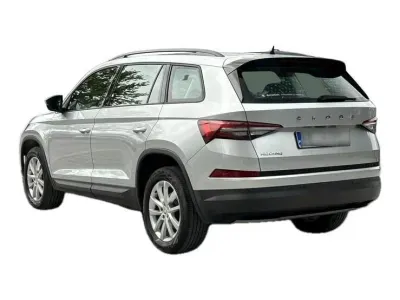 SREBRNY SUV SKODA KODIAQ z 2022 r., BENZYNA, skrzynia biegów AUTOMATYCZNA 150KM, zdjęcie 4 z 19