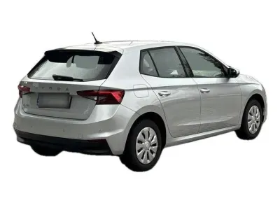SREBRNY HATCHBACK SKODA FABIA z 2024 r., BENZYNA, skrzynia biegów MANUALNA 116KM, zdjęcie 7 z 19