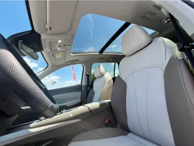 SZARY SUV MG MGS9 PHEV z 2026 r., HYBRYDA/BENZYNA, skrzynia biegów AUTOMATYCZNA 299KM, zdjęcie 8 z 12