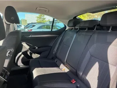 NIEBIESKI HATCHBACK SKODA SUPERB z 2022 r., DIESEL, skrzynia biegów AUTOMATYCZNA 200KM, zdjęcie 8 z 19