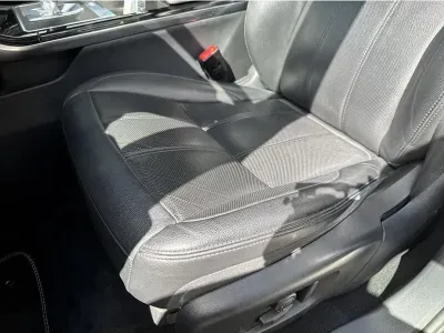SZARY SUV LAND ROVER EVOQUE z 2022 r., BENZYNA, skrzynia biegów AUTOMATYCZNA 200KM, zdjęcie 4 z 18