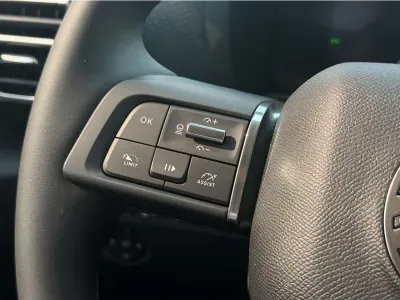 CZARNY HATCHBACK CITROEN C4 z 2026 r., HYBRYDA/BENZYNA, skrzynia biegów AUTOMATYCZNA 145KM, zdjęcie 6 z 19