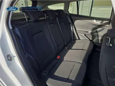 BIAŁY KOMBI FORD FOCUS z 2023 r., DIESEL, skrzynia biegów AUTOMATYCZNA 85KM, zdjęcie 10 z 10