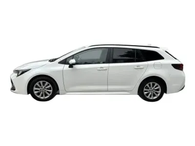 BIAŁY KOMBI TOYOTA COROLLA z 2023 r., HYBRYDA/BENZYNA, skrzynia biegów AUTOMATYCZNA 140KM, zdjęcie 16 z 19