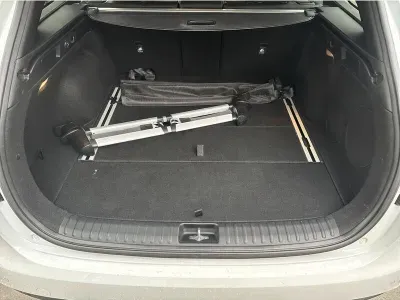 BIAŁY KOMBI KIA CEED z 2023 r., BENZYNA, skrzynia biegów AUTOMATYCZNA 160KM, zdjęcie 17 z 19