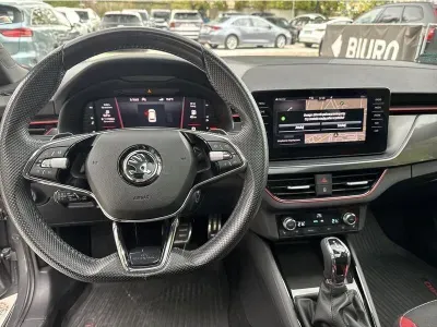 SZARY SUV SKODA KAMIQ z 2022 r., BENZYNA, skrzynia biegów AUTOMATYCZNA 150KM, zdjęcie 17 z 19