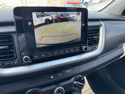 CZERWONY SUV KIA STONIC z 2025 r., BENZYNA, skrzynia biegów MANUALNA 58KM, zdjęcie 9 z 21