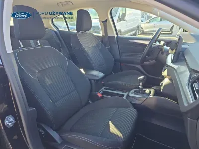 CZARNY HATCHBACK FORD FOCUS z 2023 r., BENZYNA, skrzynia biegów MANUALNA 92KM, zdjęcie 18 z 29