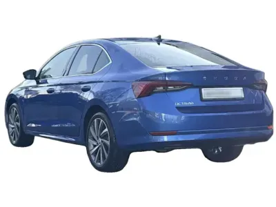 NIEBIESKI SEDAN SKODA OCTAVIA LIM. z 2023 r., BENZYNA, skrzynia biegów MANUALNA 150KM, zdjęcie 20 z 20