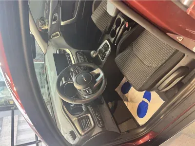 BORDOWY CROSSOVER KIA XCEED z 2025 r., BENZYNA, skrzynia biegów AUTOMATYCZNA 150KM, zdjęcie 2 z 3