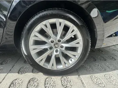 CZARNY HATCHBACK SKODA SUPERB z 2023 r., BENZYNA, skrzynia biegów AUTOMATYCZNA 280KM, zdjęcie 5 z 19