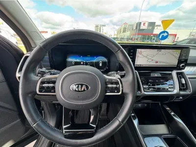 SZARY SUV KIA SORENTO z 2021 r., HYBRYDA/BENZYNA, skrzynia biegów AUTOMATYCZNA 169KM, zdjęcie 4 z 24