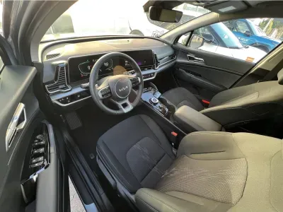 SZARY SUV KIA SPORTAGE z 2025 r., BENZYNA, skrzynia biegów AUTOMATYCZNA 210KM, zdjęcie 16 z 18