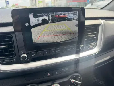 SREBRNY SUV KIA STONIC z 2025 r., BENZYNA, skrzynia biegów MANUALNA 58KM, zdjęcie 3 z 21