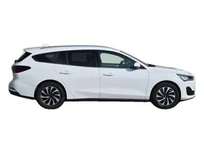 BIAŁY KOMBI FORD FOCUS z 2023 r., BENZYNA, skrzynia biegów MANUALNA 92KM, zdjęcie 13 z 23