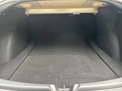 BIAŁY SEDAN TESLA MODEL 3 z 2023 r., ELEKTRYCZNY, skrzynia biegów AUTOMATYCZNA 306KM, zdjęcie 12 z 19