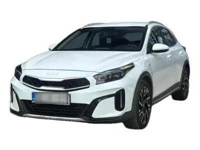 BIAŁY SUV KIA XCEED z 2023 r., BENZYNA, skrzynia biegów AUTOMATYCZNA 160KM, zdjęcie 3 z 19