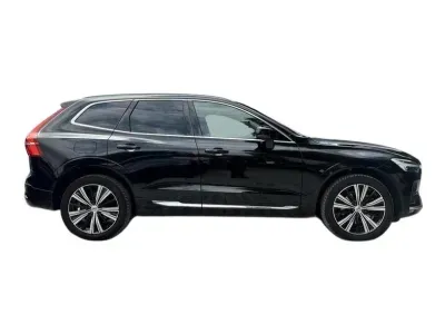 CZARNY SUV VOLVO XC60 z 2023 r., BENZYNA, skrzynia biegów AUTOMATYCZNA 300KM, zdjęcie 14 z 19
