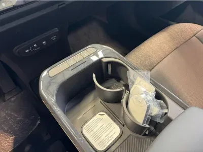 SREBRNY SUV KIA EV5 z 2025 r., ELEKTRYCZNY, skrzynia biegów AUTOMATYCZNA 160KM, zdjęcie 10 z 22