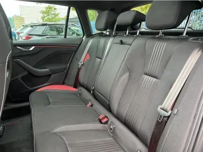 SZARY SUV SKODA KAMIQ z 2022 r., BENZYNA, skrzynia biegów AUTOMATYCZNA 150KM, zdjęcie 5 z 19