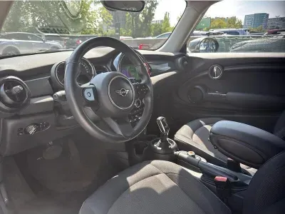 SZARY HATCHBACK MINI MINI z 2021 r., BENZYNA, skrzynia biegów AUTOMATYCZNA 102KM, zdjęcie 11 z 19