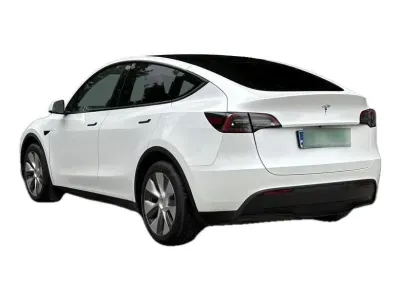 BIAŁY SUV TESLA MODEL Y z 2023 r., ELEKTRYCZNY, skrzynia biegów AUTOMATYCZNA 347KM, zdjęcie 2 z 19