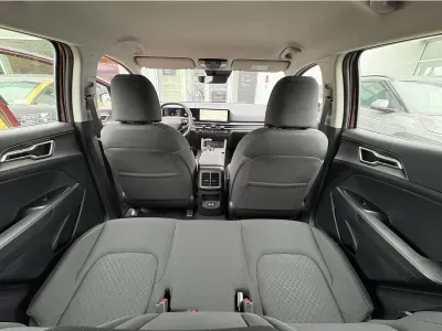 BORDOWY SUV KIA SPORTAGE z 2026 r., BENZYNA, skrzynia biegów AUTOMATYCZNA 150KM, zdjęcie 10 z 17
