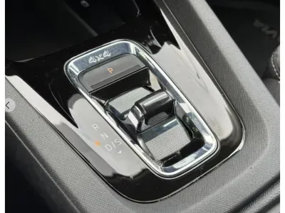 SREBRNY SEDAN SKODA OCTAVIA LIM. z 2023 r., BENZYNA, skrzynia biegów AUTOMATYCZNA 190KM, zdjęcie 7 z 15
