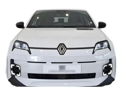 BIAŁY HATCHBACK RENAULT 5 z 2026 r., ELEKTRYCZNY, skrzynia biegów AUTOMATYCZNA 120KM, zdjęcie 2 z 9