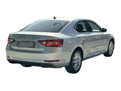 SREBRNY HATCHBACK SKODA SUPERB z 2023 r., BENZYNA, skrzynia biegów AUTOMATYCZNA 280KM, zdjęcie 5 z 19