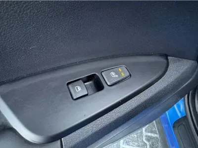 NIEBIESKI SUV KIA SPORTAGE z 2023 r., BENZYNA, skrzynia biegów AUTOMATYCZNA 110KM, zdjęcie 17 z 23