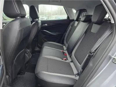 SZARY SUV OPEL GRANDLAND X z 2021 r., BENZYNA, skrzynia biegów AUTOMATYCZNA 130KM, zdjęcie 3 z 20