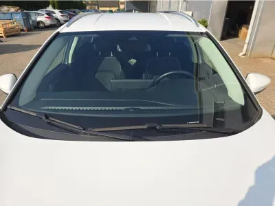 BIAŁY KOMBI FORD FOCUS z 2023 r., BENZYNA, skrzynia biegów MANUALNA 92KM, zdjęcie 17 z 23