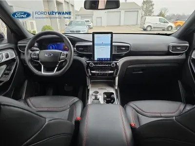 SZARY SUV FORD EXPLORER z 2023 r., HYBRYDA/BENZYNA, skrzynia biegów AUTOMATYCZNA 336KM, zdjęcie 27 z 34